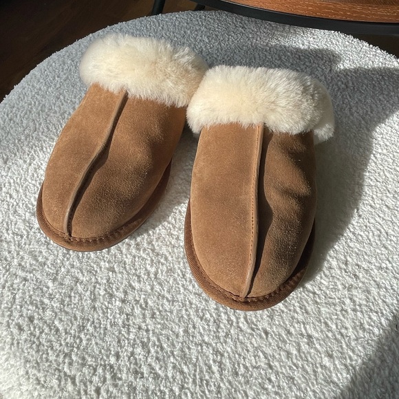 Uggs - Picture 3 of 5